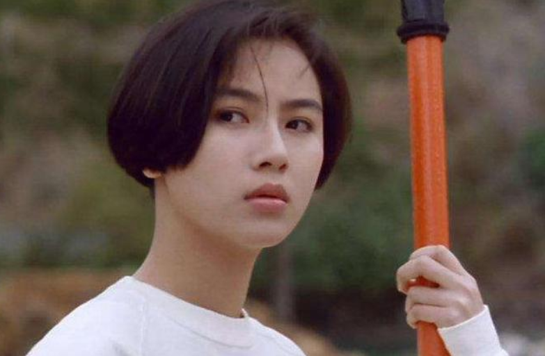 袁洁莹■她曾迷倒万千土豪,却私生活太乱男女通吃,如今年过50没人敢娶!