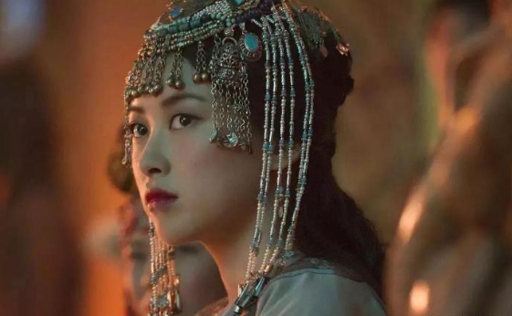 「好莱坞」她艳压刘亦菲,连续8年被评为全球最美,如今35岁还在好莱坞当公主!