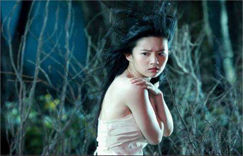 劉亦菲拍戲最“大膽”的一次，罕見穿比基尼出鏡， 這還是神仙姐姐嗎？-圖3