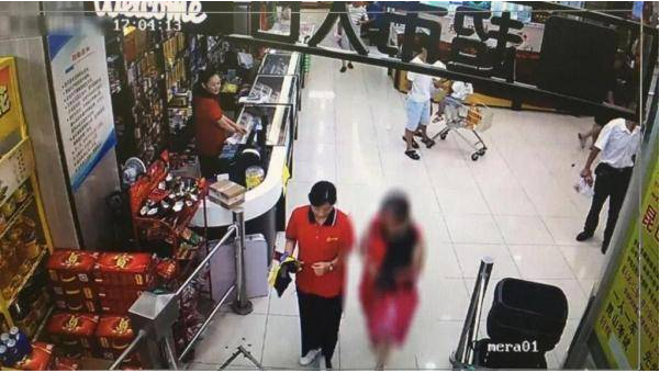 话晴空|大妈“顺走”商品，坠楼摔伤，索赔17万元！法院竟然这样判