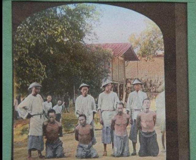 「刽子手」\晚清时期，刽子手砍头真实场景，令人唏嘘不已\