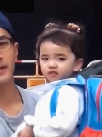 刘恺威|杨幂女儿长相终于曝光，不像刘恺威却像他？网友：难怪不敢公开