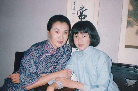 陈道明|她是陈道明一生的痛，41岁因癌症去世，留下2岁儿子在人间