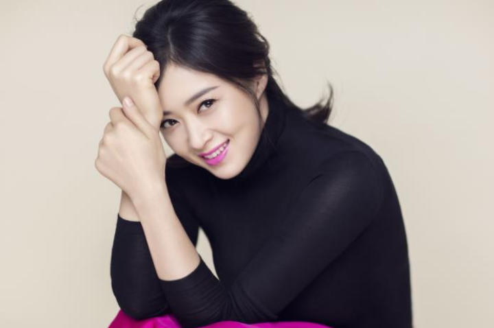 [蒋欣]蒋欣和他同居13年, 分手后他从3线跌到18线, 如今高攀不起蒋欣