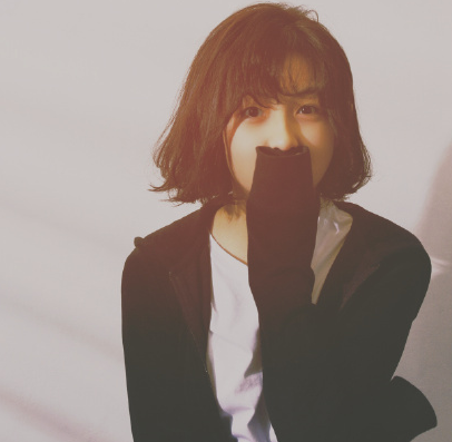 「张子枫」难怪张子枫从不接古装剧，被导演逼着换上古装，哪有男演员配得上