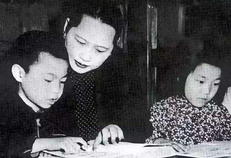 宋庆龄|宋庆龄晚年不为人知的黄昏恋，相爱到老，却不能成婚是为何呢？