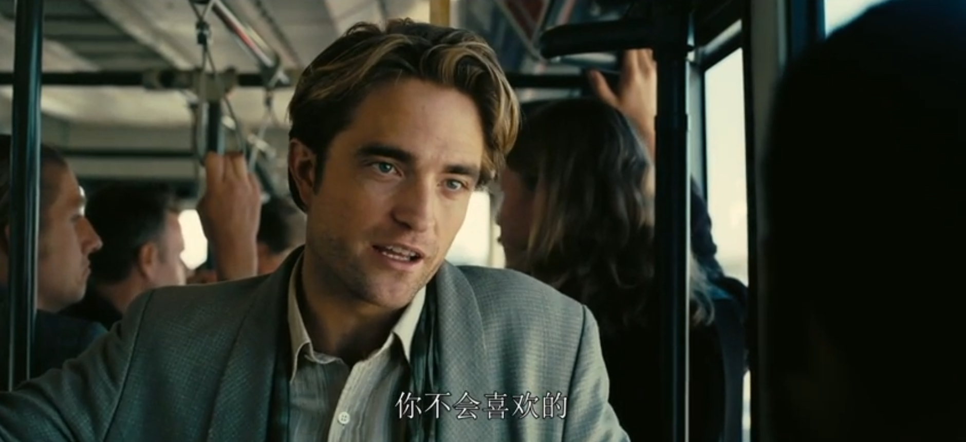 八佰|《八佰》12天拿下11天票房冠军，但这部耗资13.7亿的大片杀来了