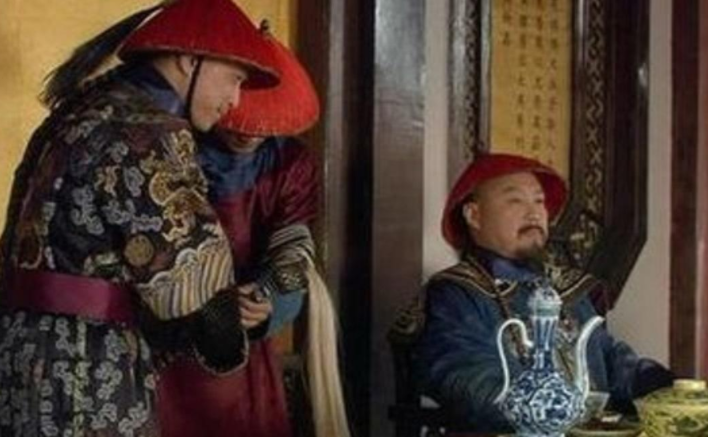 [康熙]康熙临终前对一大臣说：你功劳太大，准备殉葬！大清百年基业得以保存