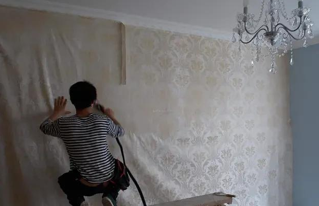 |家中有两个月的宝宝，房屋简单装修，乳胶漆和墙布哪个更环保？