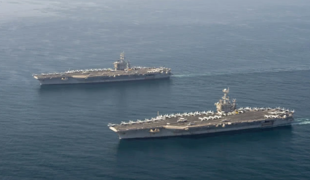 「伊朗」美军航母趁乱动手！B52轰炸机领衔直扑伊朗，关键时刻中俄表态了
