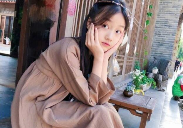 赵薇|赵薇的“女儿”长大了!全网都禁止她整容,如今13岁美到认不出来