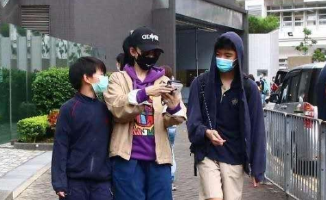 王菲@王菲这次输了？谢霆锋将40亿财产给儿子，张柏芝或成最大赢家