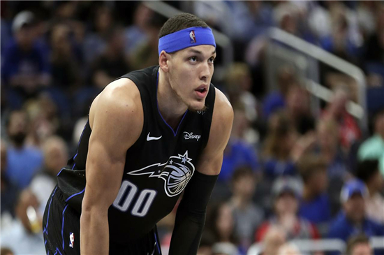 火箭队：球队阵容大换血，火箭队交易两名锋线球员，未来表现值得期待