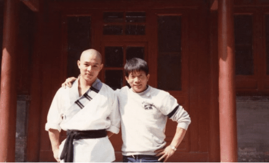 #成龙#他是香港武术之最，成龙和洪金宝都曾被他打伤，李连杰与他闹翻