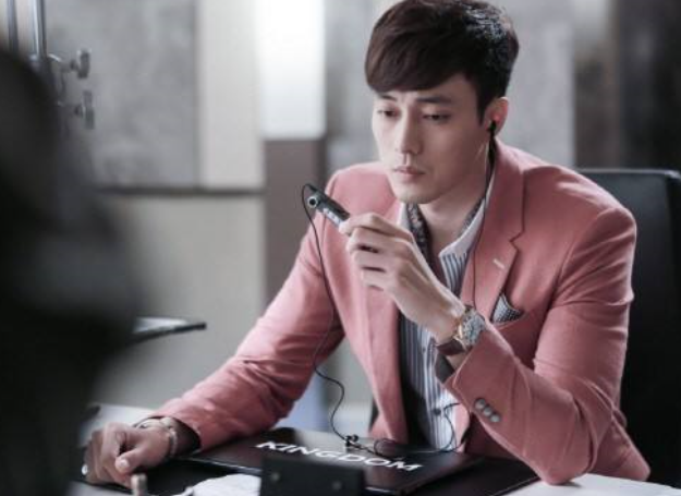 娱乐圈|娱乐圈又一老夫少妻诞生，男的是顶级天王，娇妻比他小了17岁