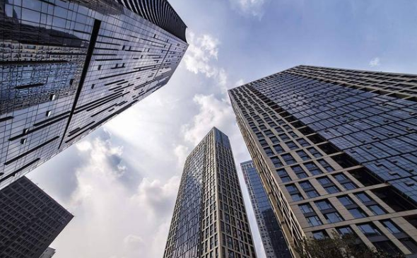 楼市释放一个信号，房产界有两类人要“寝食难安”了，刚需者笑了