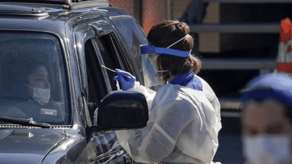 美国|刚关闭美领事馆又开始搞事！1200名美国人空降中国机场，就为了“投毒”？