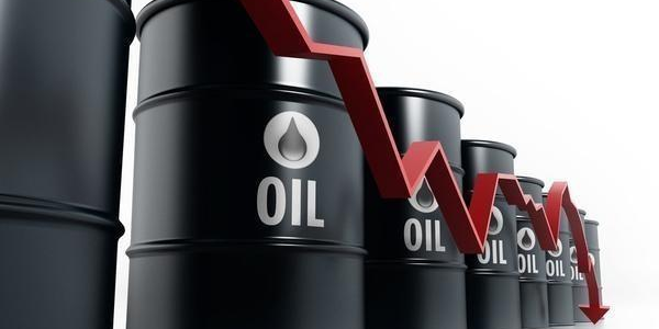 『油价』历史首次，油价跌入负值，加满一车油，倒送300元？