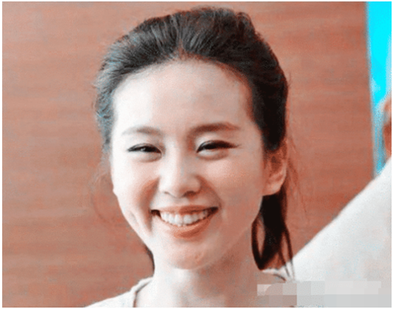 林心如■同样是大笑， 林心如丑， 赵丽颖丑， 杨紫丑， 而她是好看