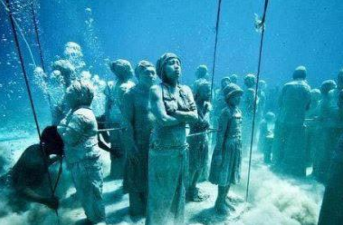 科学家@无声无息的“水族人”，深藏海底10年？科学家给出意味深长的回应