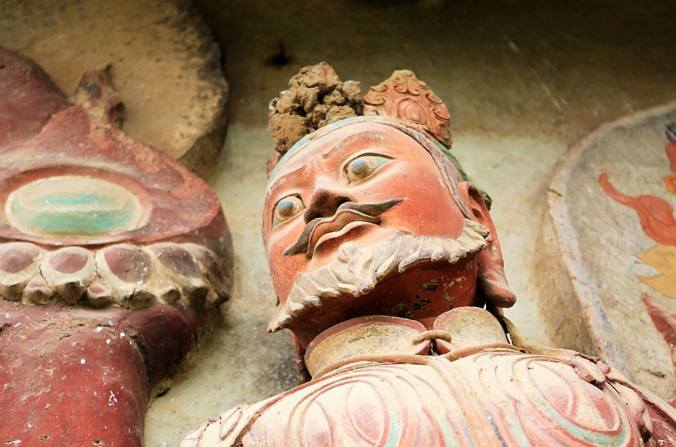 麦积山|我国最“有钱”景区，钱就摆在景区里面，但却无人敢拿