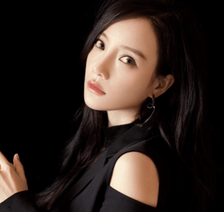 李小璐|李小璐20岁就被李晨“骗到手”，看了她的青涩照后，难怪李晨这么猴急了