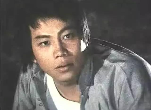 「成龙」曾与成龙齐名，因一句话遭封杀，曾大骂周星驰，如今全家都是高手