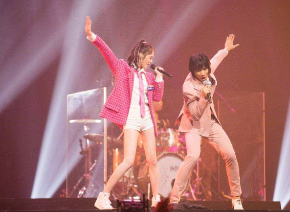 五条人|大张伟的开场歌曲不错,跟他火的那些歌风格差异很大,词也很给力