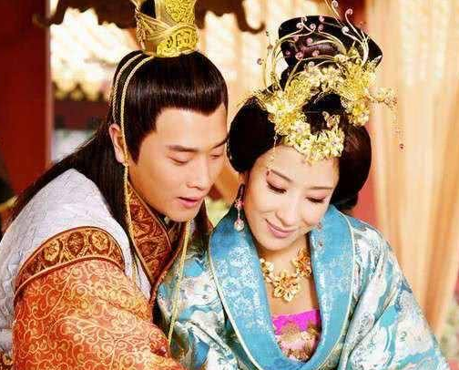 明孝宗朱佑樘为何念过三十就去世了？难道真的是万贵妃下的手吗