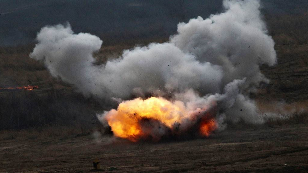 【印度】印度边境告急！邻国突然发起“炮轰”，近百个目标被摧毁损失惨重！