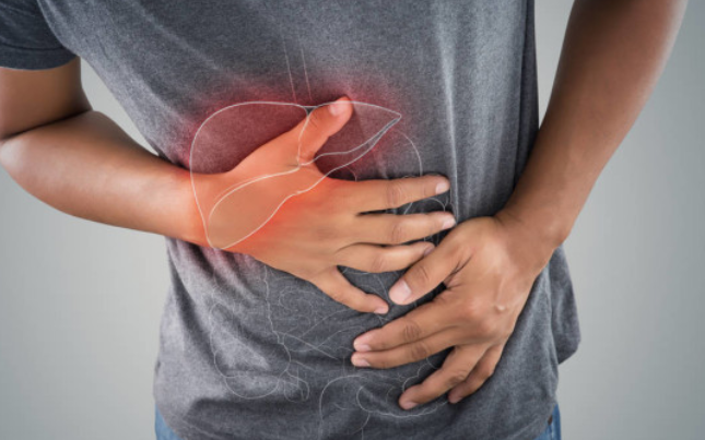 『肝癌』25岁男肚子痛一个多月,一查是肝癌晚期,医生:感染或许已有25年