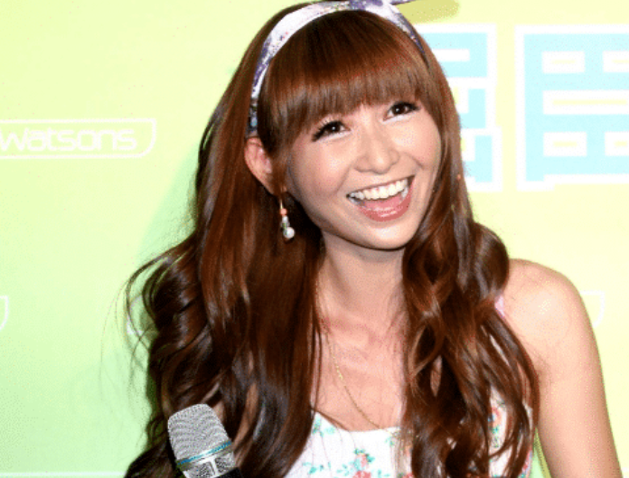 37岁蝴蝶姐姐旧照被曝光,"进化史"比周扬青还精彩,罗志祥就好这一口?