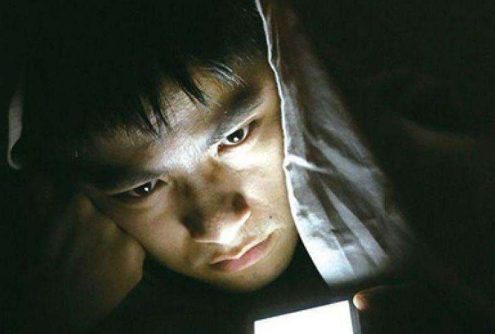 『科学家』为何人在浅度睡眠时，身体经常会抖一下？真不是迷信，有科学依据的