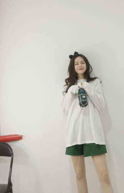 沈梦辰|沈梦辰究竟有多撩人？大胆挑战“3D隐形”礼服，网友：杜海涛眼光真毒