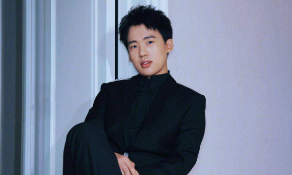 整容|这四个男星“整容”成功，现在全是男神，不得不佩服