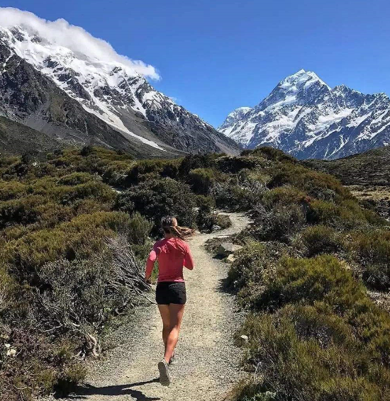 小S|42岁小S踩恨天高跳舞，劈叉下腰毫不费力，完全不像生了三胎的妈妈