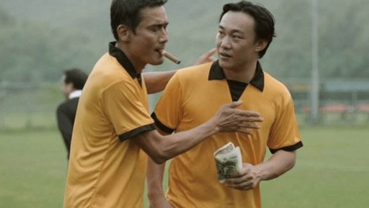 #香港电影#为啥香港电影里都是把钱卷起来?