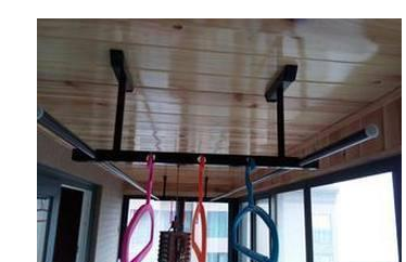 @老公不听劝阻偏要这样安装晾衣杆，新房入住半个月，全家人都愣住了！