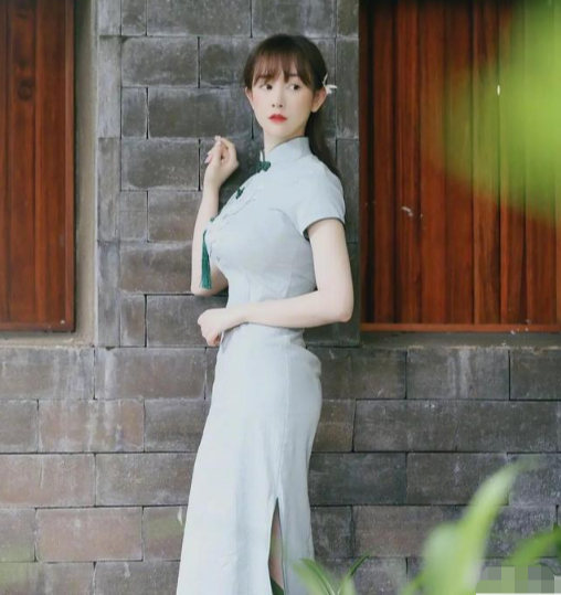 张檬：张檬真是整上瘾了，这次并非脸，看她上面简直太假了，网友：吉娜完败！