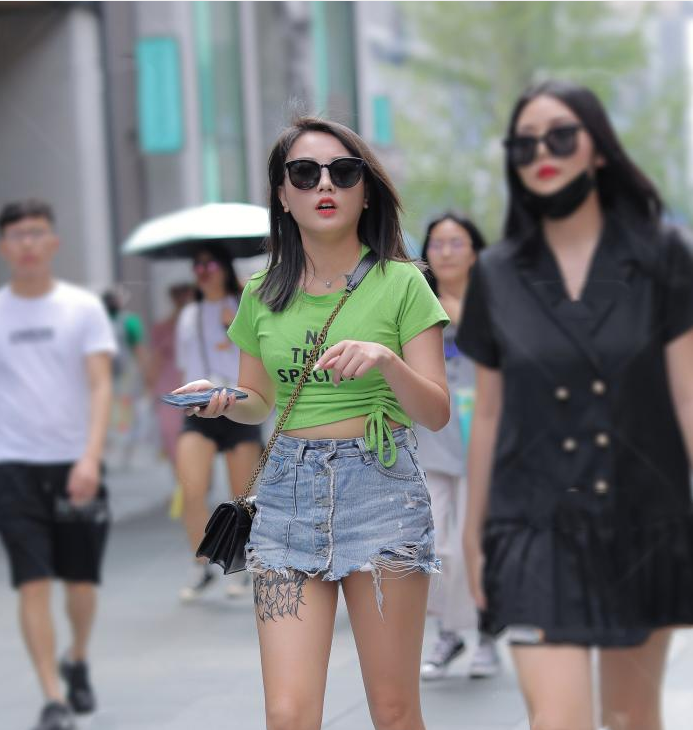 穿衣搭配|夏日带点绿，清爽自然