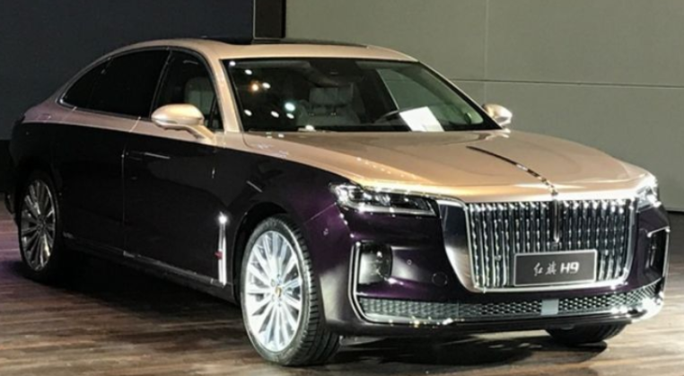 奔驰E级■红旗H9实车到店，预售价超25万，网友：还看啥奔驰E级？