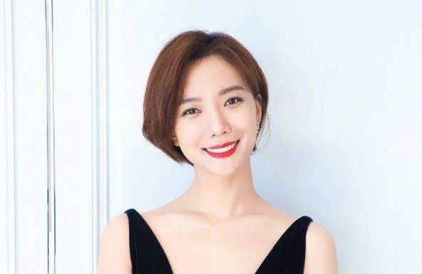 春晚|妹妹是当红演员,姐姐是春晚常客,两人是亲姐妹,却鲜少有人知道