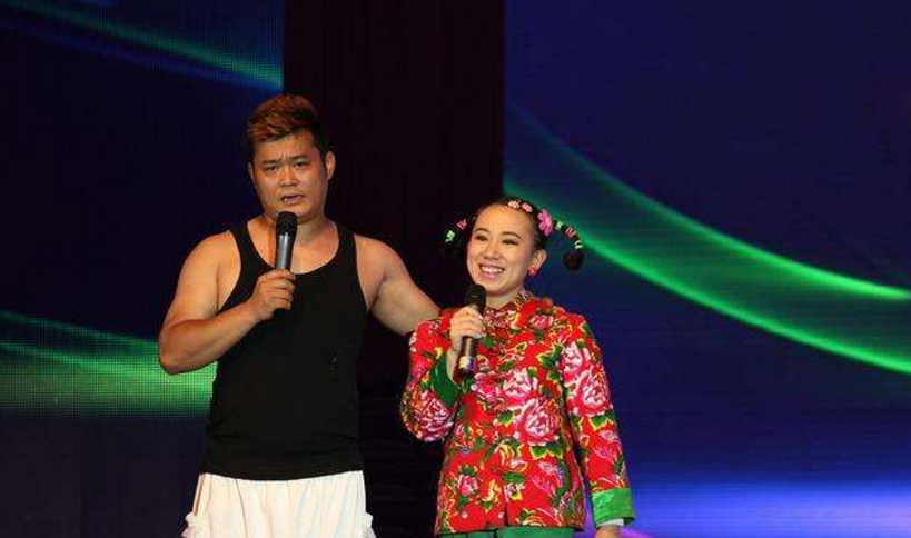 「赵本山」她22岁就被赵本山带上春晚,成名后开百万路虎,如今抛弃丈夫儿子