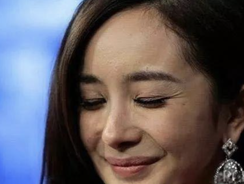 明星|明星特写是“照妖镜”？女星未修图下颜值不再，底妆斑驳卡粉严重