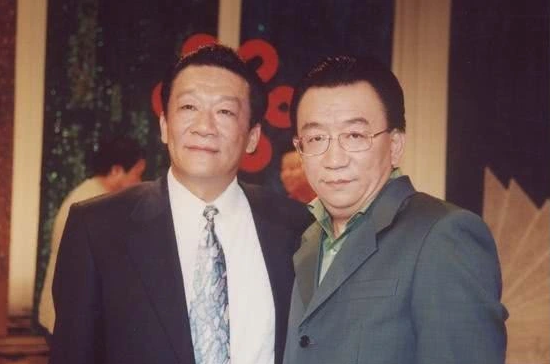 #德云社#德云社后台供着五位老先生，除了侯耀文张文顺，其他几位什么来头
