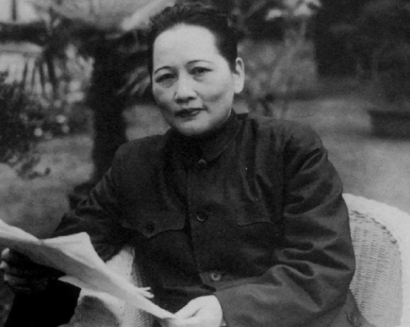 宋庆龄|邓小平晚年，辞去了自己所有国家职务，有一职务他却一生没有辞去