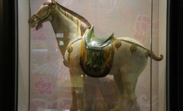 文物@千年古墓中发现9条盗洞,文物却一件未丢,专家开棺后恍然大悟