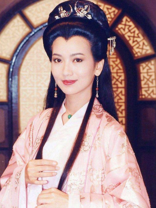 赵雅芝|原来“冻龄”都是骗人！去掉美颜的赵雅芝刘嘉玲，都逃不过岁月的侵蚀