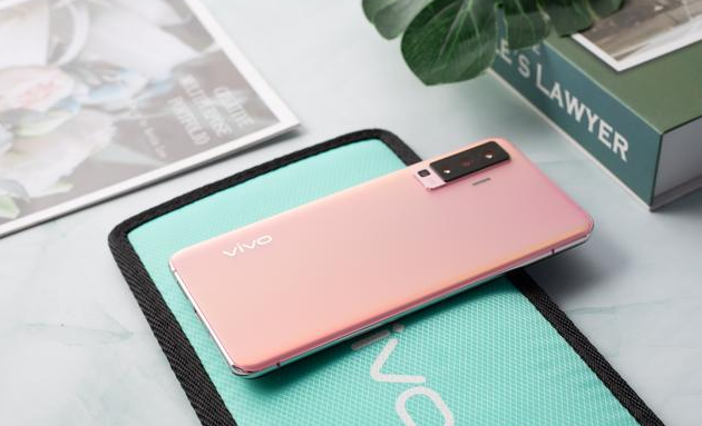 驾驶|仅有7.49mm的机身厚度，vivo X50的设计你给你几分？