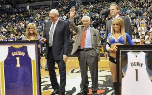 本田CRV|登热搜榜！湖人创始人去世，享年100岁，唐斯领衔NBA众星缅怀